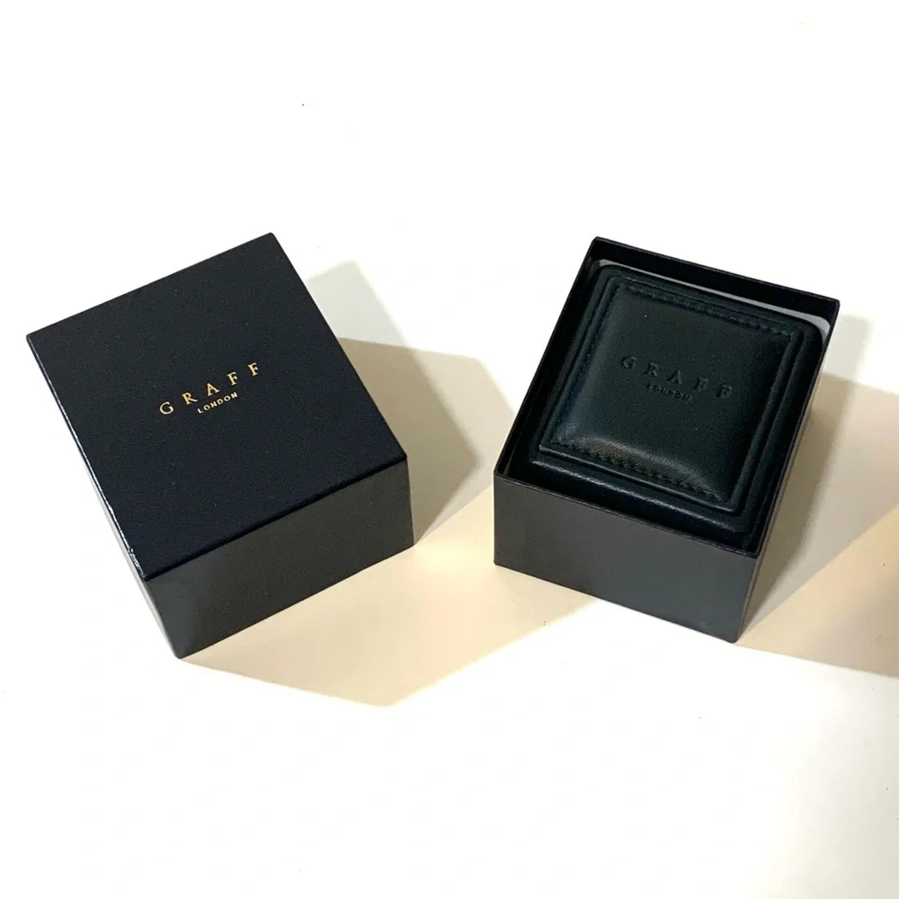 GRAFF ギフトボックス 黒 レザー　リング GRAFF Ring case Black Leather Jewelry box w/ Ribbon, Paper bag